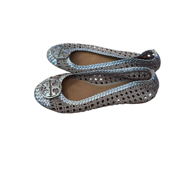 Tory Burch Chelsea Metallic Woven Leather Cap toe Flats in light taupe/silver 6 - Picture 4 of 9